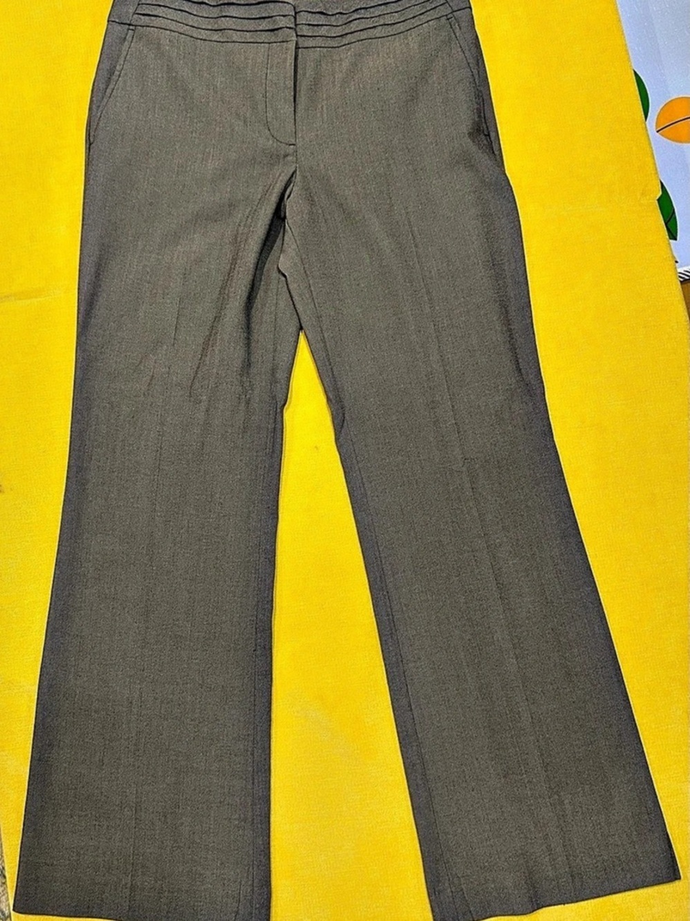 LOFT Wide Leg Trousers in Gray Size 4 Like New